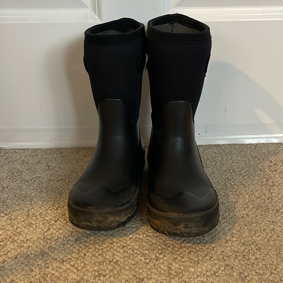 BOGS boots- Black-Size Youth 2 - Picture 1 of 5